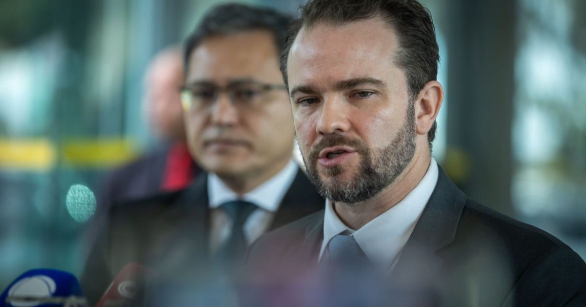 durigan:-desenrola-2.0-deve-incluir-familia,-informais-e-pequenas-empresas