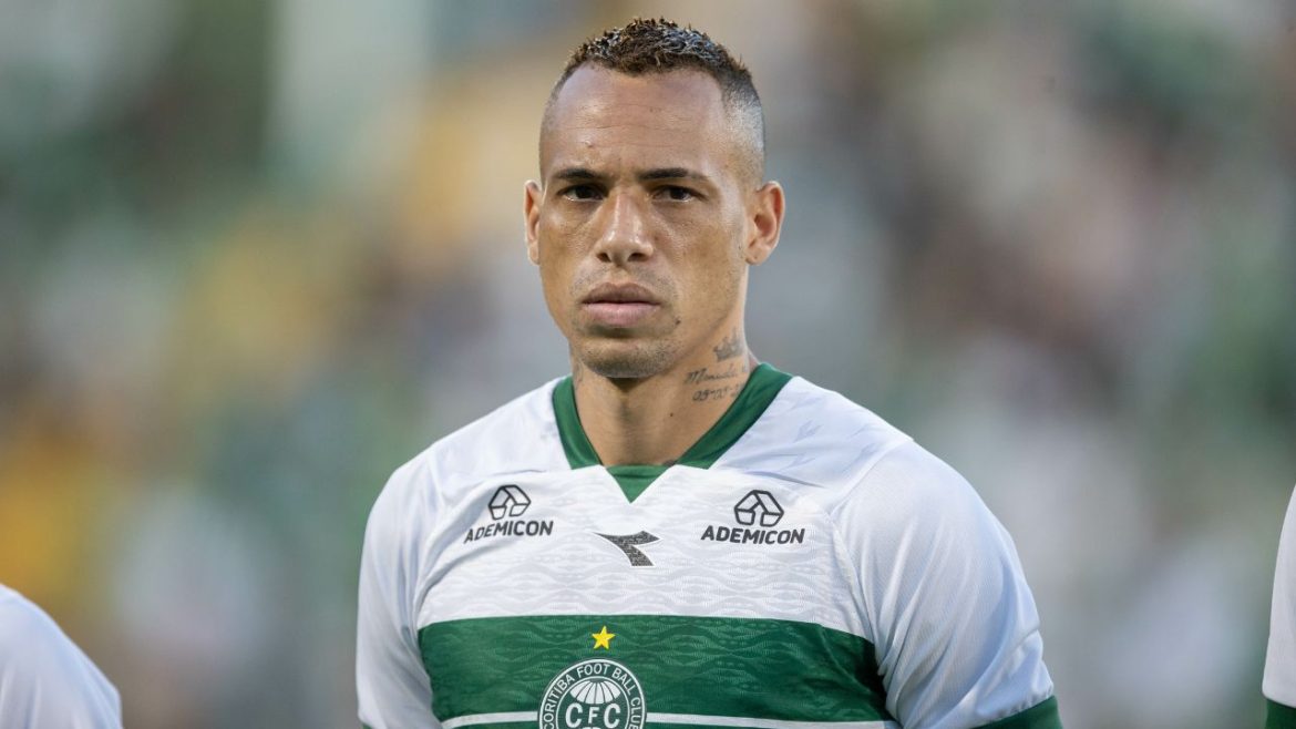 breno-lopes-cita-estrategia-para-coritiba-voltar-a-vencer-no-couto-pereira