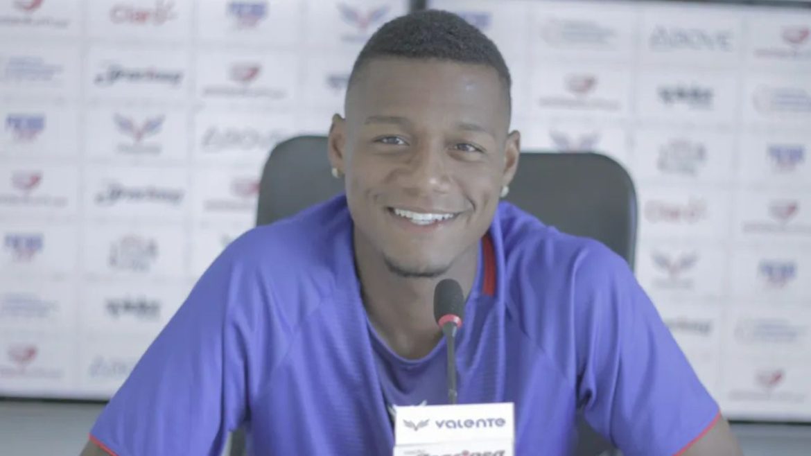 ex-meia-vaza-nova-contratacao-do-parana-clube-para-o-mata-mata