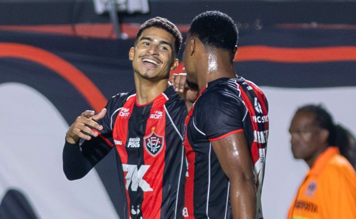 vexame!-coritiba-e-massacrado-pelo-vitoria-e-sofre-pior-derrota-do-ano