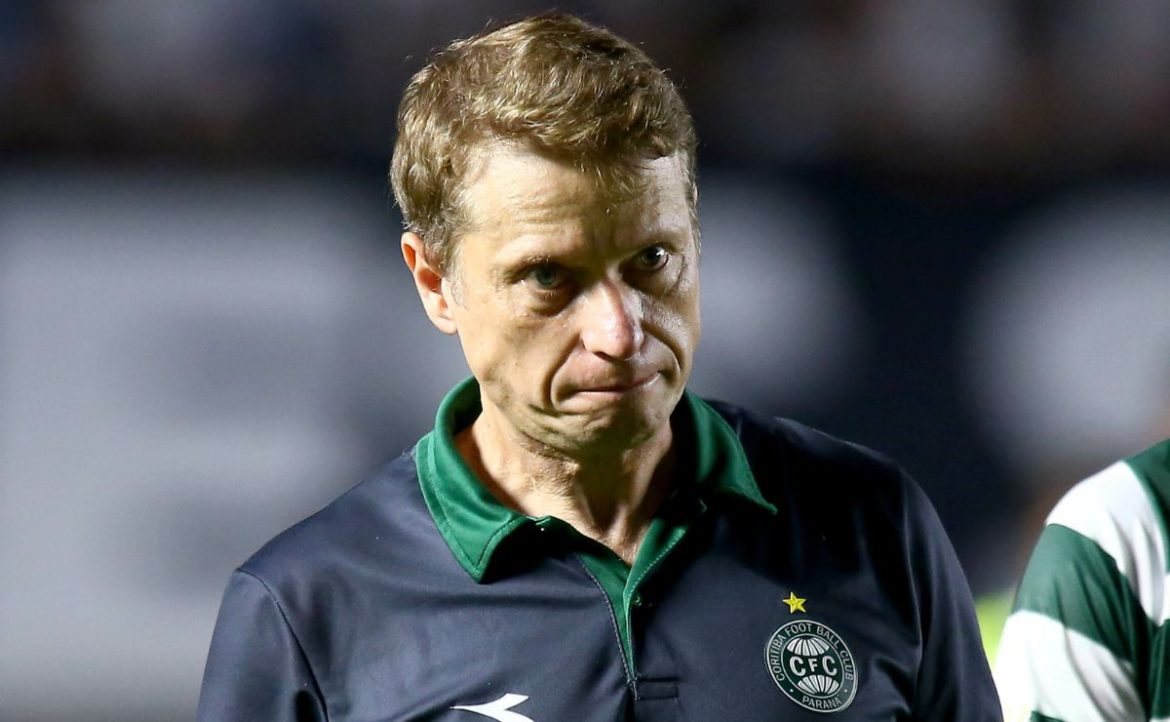 seabra-admite-vexame-do-coritiba-e-cobra-reacao-imediata