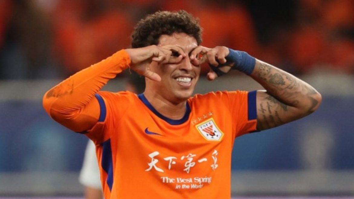 ex-athletico-recebe-nota-10-apos-hat-trick-e-assistencia-na-china