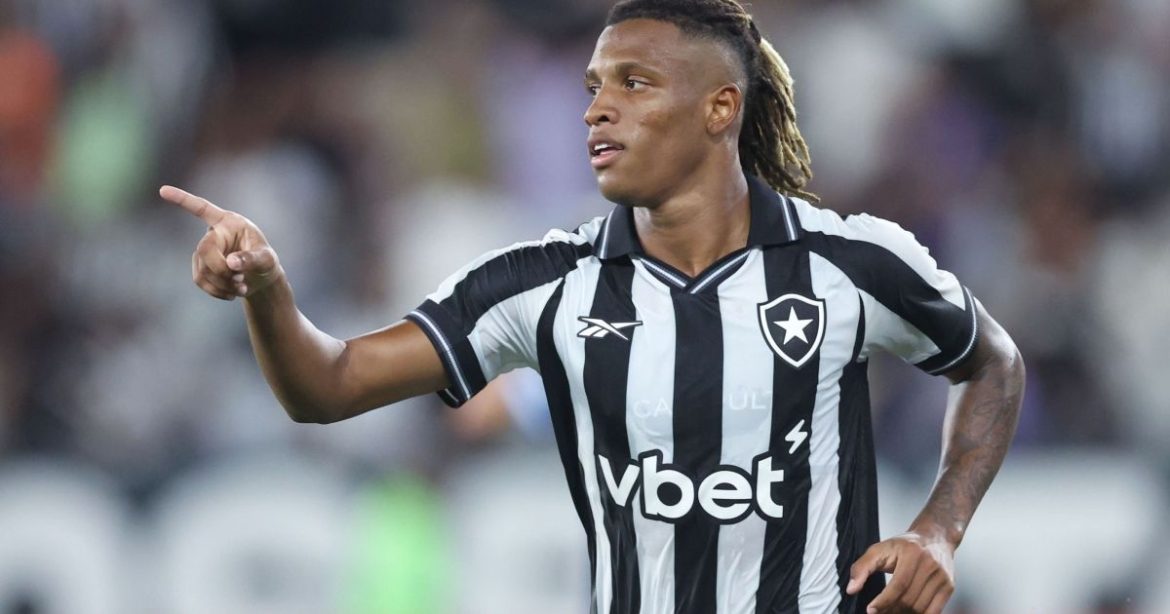 danilo-brilha,-botafogo-vence-racing-e-fica-perto-de-vaga-na-sul-americana