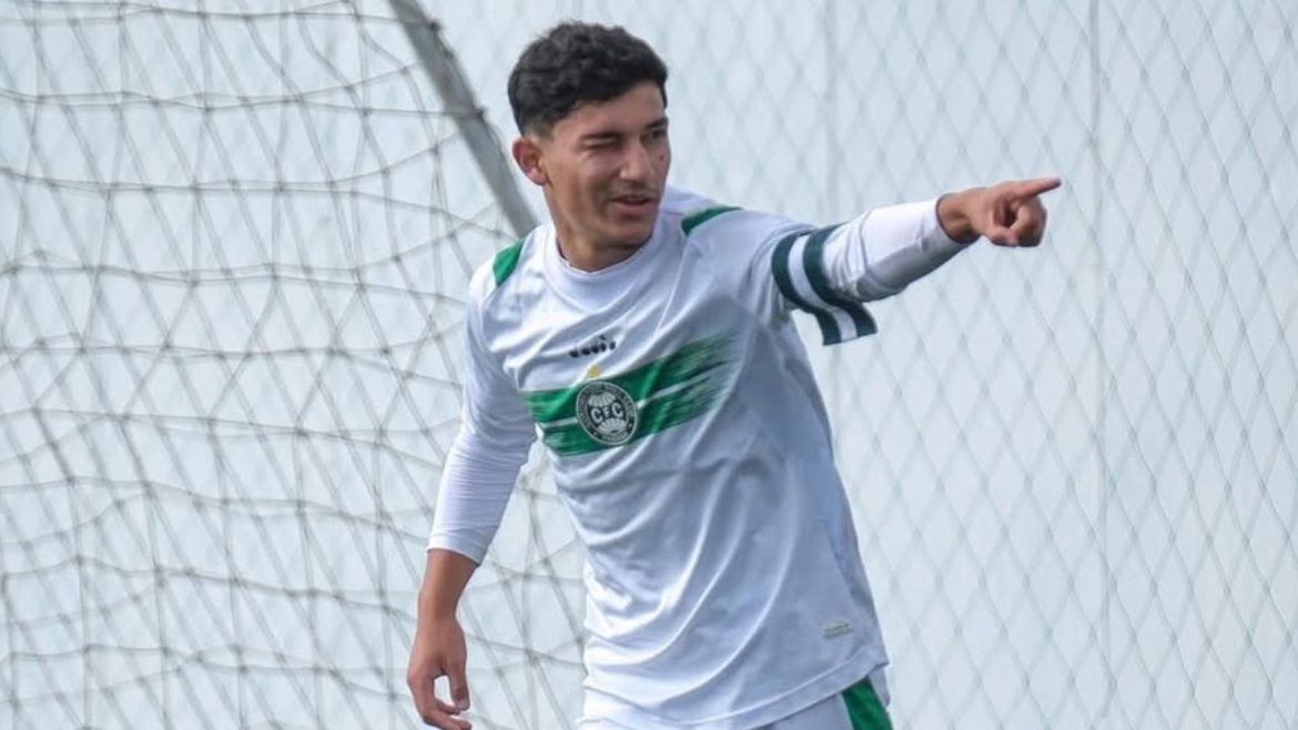 atacante-do-coritiba-e-convocado-para-torneio-com-a-selecao-brasileira