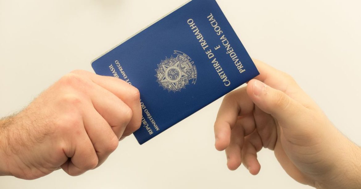 brasil-tem-desemprego-de-5,8%-no-trimestre-ate-abril,-diz-ibge