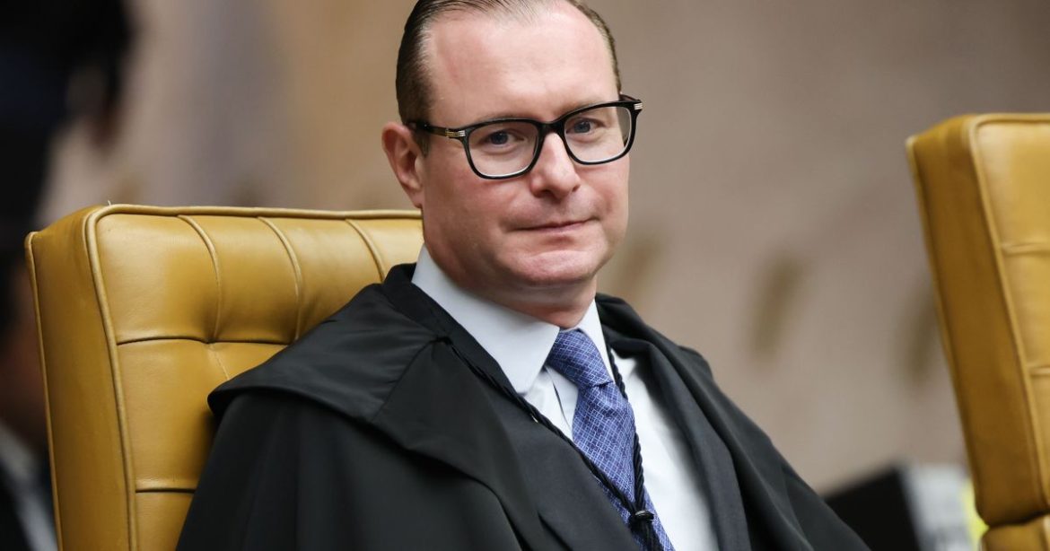 zanin-vota-para-que-tempo-de-recolhimento-noturno-possa-ser-abatido-da-pena