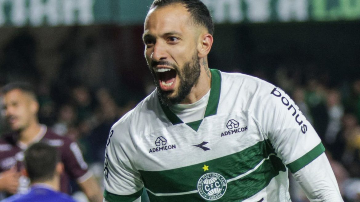 coritiba-inicia-intertemporada-com-expectativa-do-retorno-de-centroavante