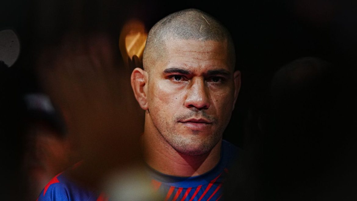apos-nova-arbitragem-polemica,-poatan-coloca-futuro-no-ufc-em-jogo