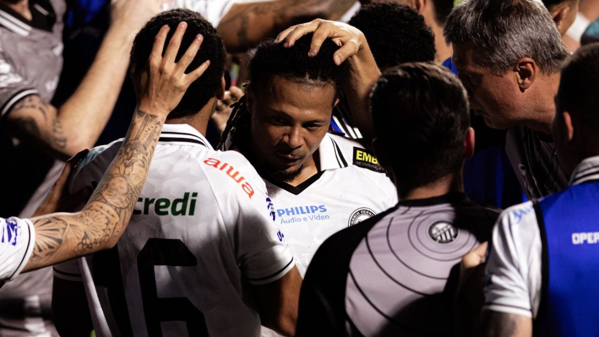 atacante-de-cabo-verde-brilha-em-clube-paranaense-na-serie-b-e-conta-promessa-de-vozinha