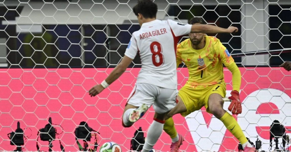 ja-eliminada,-turquia-marca-no-fim-e-vence-estados-unidos-na-copa-do-mundo