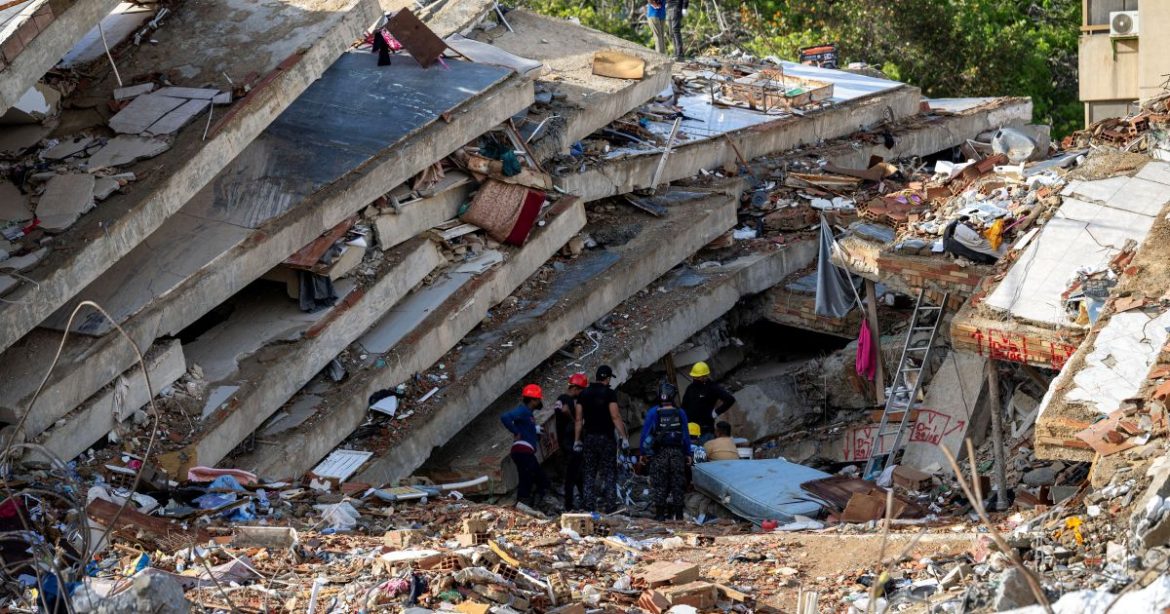familias-da-venezuela-buscam-recomeco-em-abrigos-apos-terremotos-mortais
