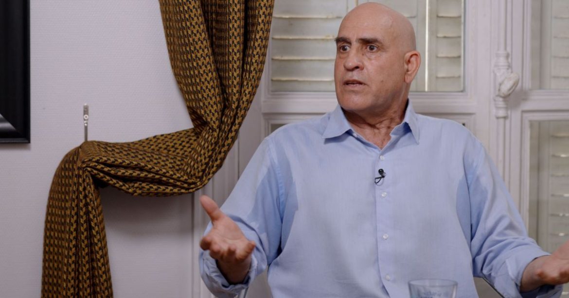 nao-ha-sinais-de-violencia-na-morte-de-recrutador-de-modelos-de-epstein