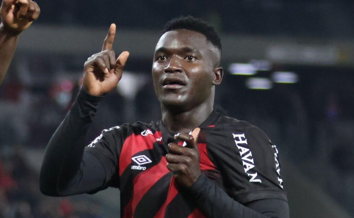 “mais-um-na-conta”:-viveros-mira-disputa-pela-artilharia-do-brasileirao-com-pedro,-do-flamengo