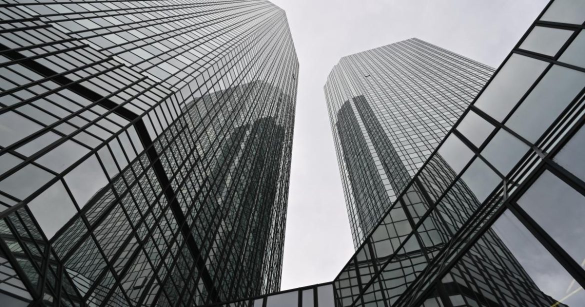 deutsche-bank-planeja-recomprar-500-milhoes-de-euros-apos-lucro-no-2o-tri