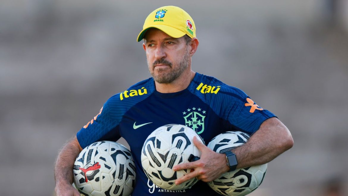 errata:-ramon-menezes-nao-acerta-com-o-athletico