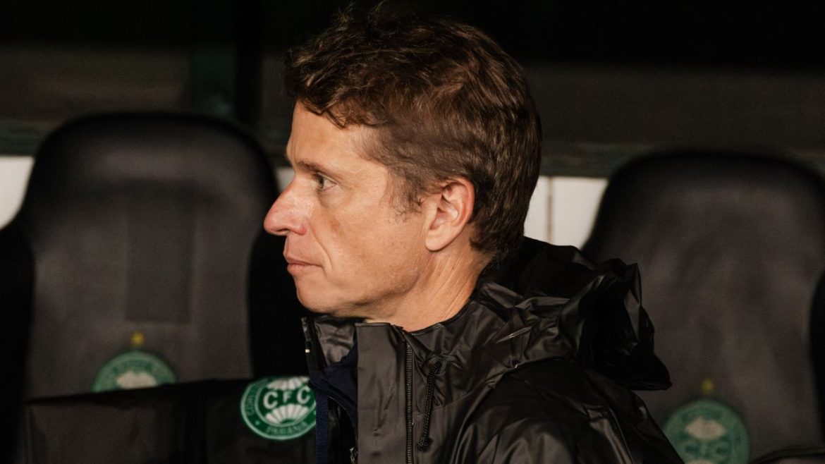 seabra-revela-ligacao-para-lucas-ronier-e-lamenta-serie-de-lesoes-no-coritiba