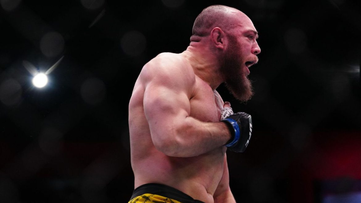 ufc:-valter-walker-se-revolta-apos-lutador-ameacar-filho-de-ian-garry