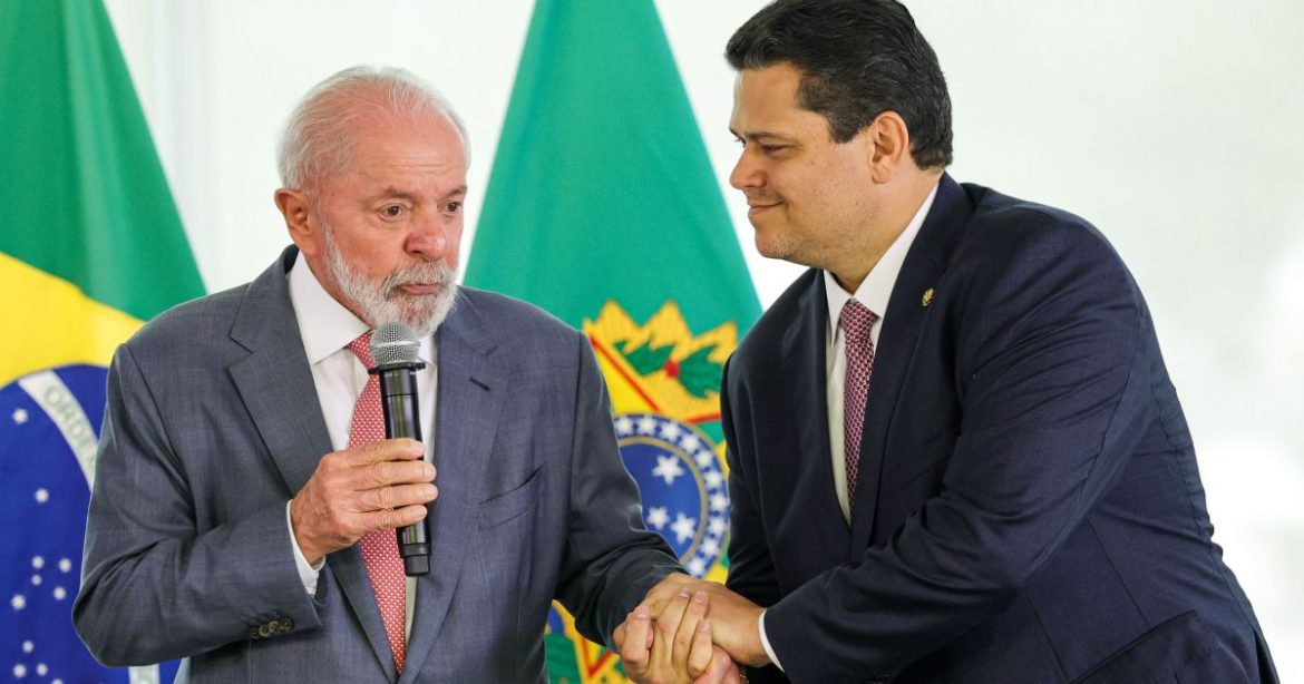 lula-e-alcolumbre-se-elogiam-em-1a-agenda-publica-apos-retomarem-dialogo