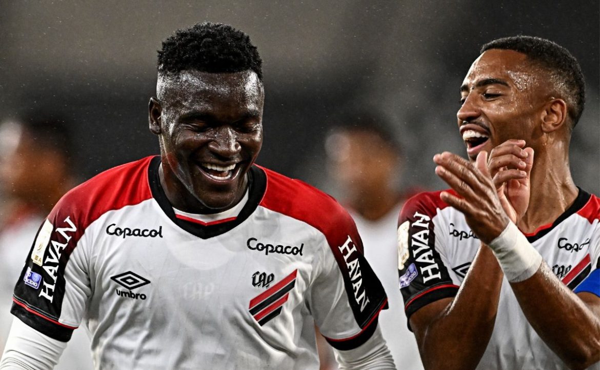 “oi-o-trem”:-viveros-dispara,-faz-dois-e-athletico-vence