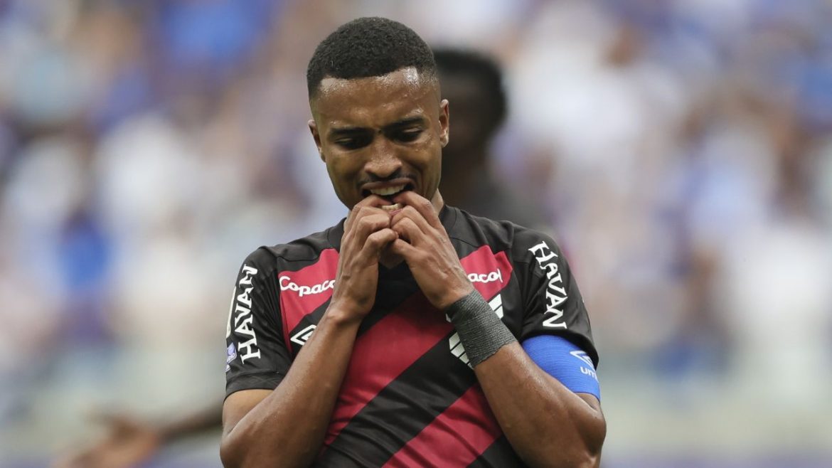 athletico-e-derrotado-pelo-cruzeiro-e-perde-invencibilidade-de-10-jogos-no-brasileirao