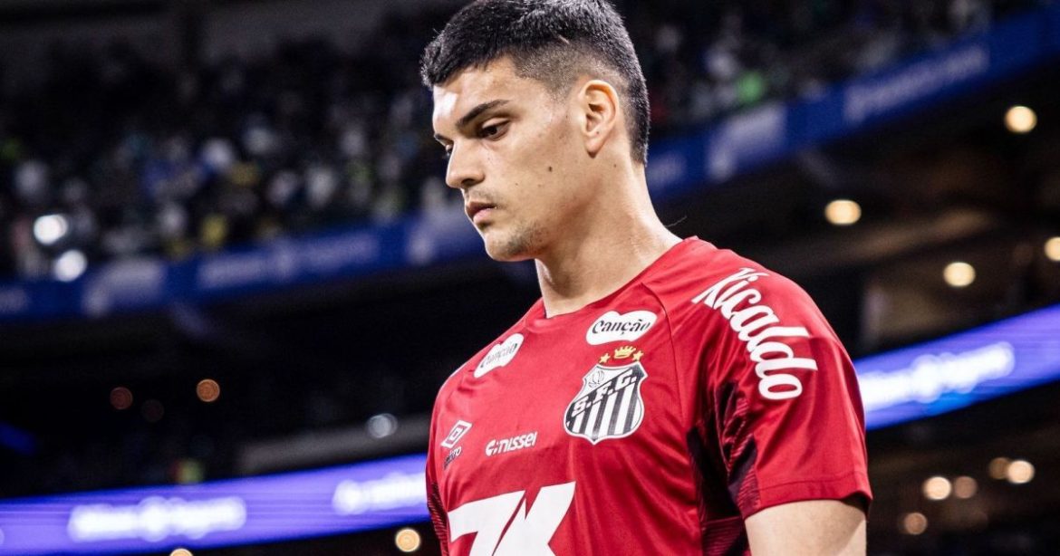 apos-cirurgia-no-ombro,-gabriel-brazao-nao-joga-mais-pelo-santos-em-2026