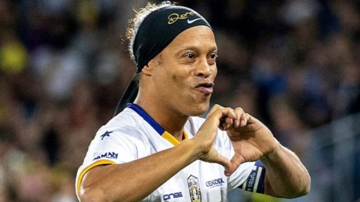ronaldinho-gaucho-manda-recado-em-despedida-para-messi:-“nos-sabemos”