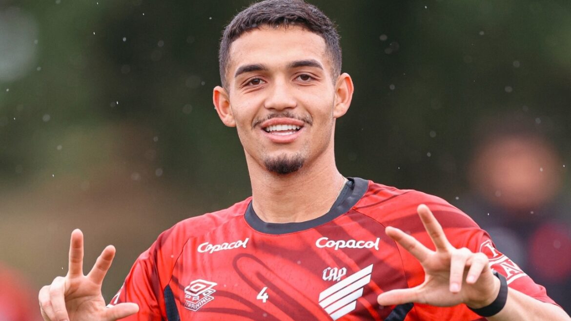 flamengo-monitora-jogador-do-athletico-e-quer-repetir-sucesso-de-leo-pereira