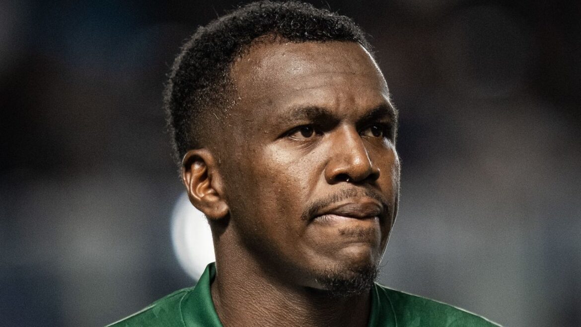 idolo-do-coritiba,-zagueiro-jacy-e-esposa-fazem-cha-revelacao-inesquecivel-no-couto-pereira