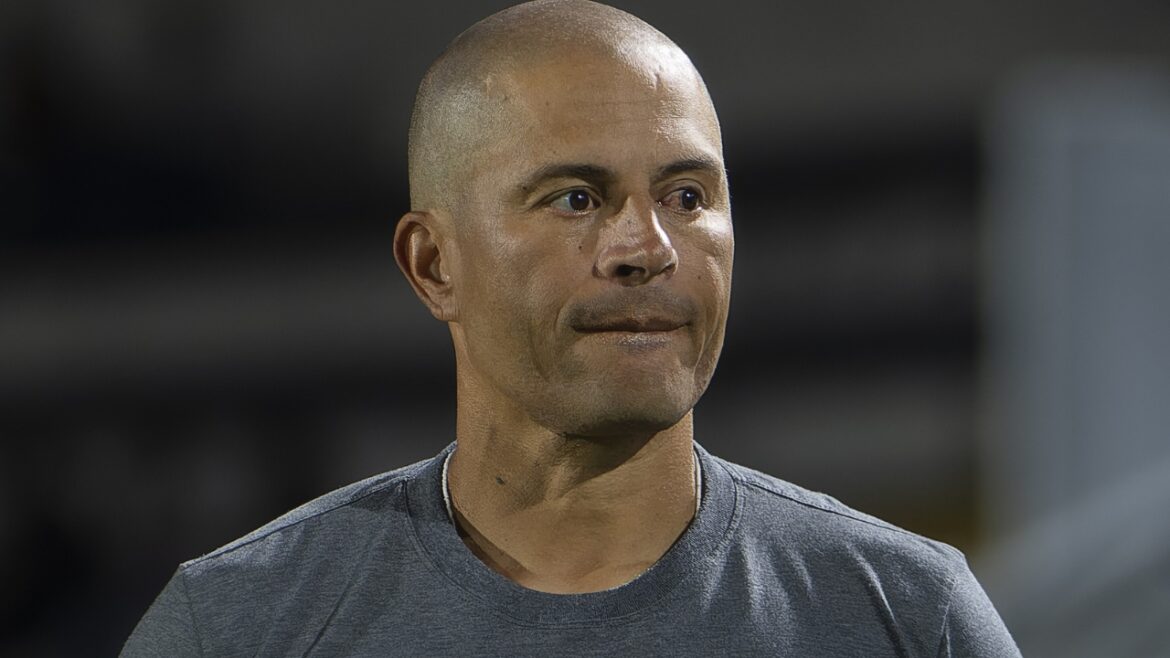 time-de-alex-marca-no-fim-e-aproxima-o-londrina-do-rebaixamento-na-serie-b
